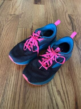 Brooks Women’s Revel 5 Shoes Size 8 Black Teal Pink